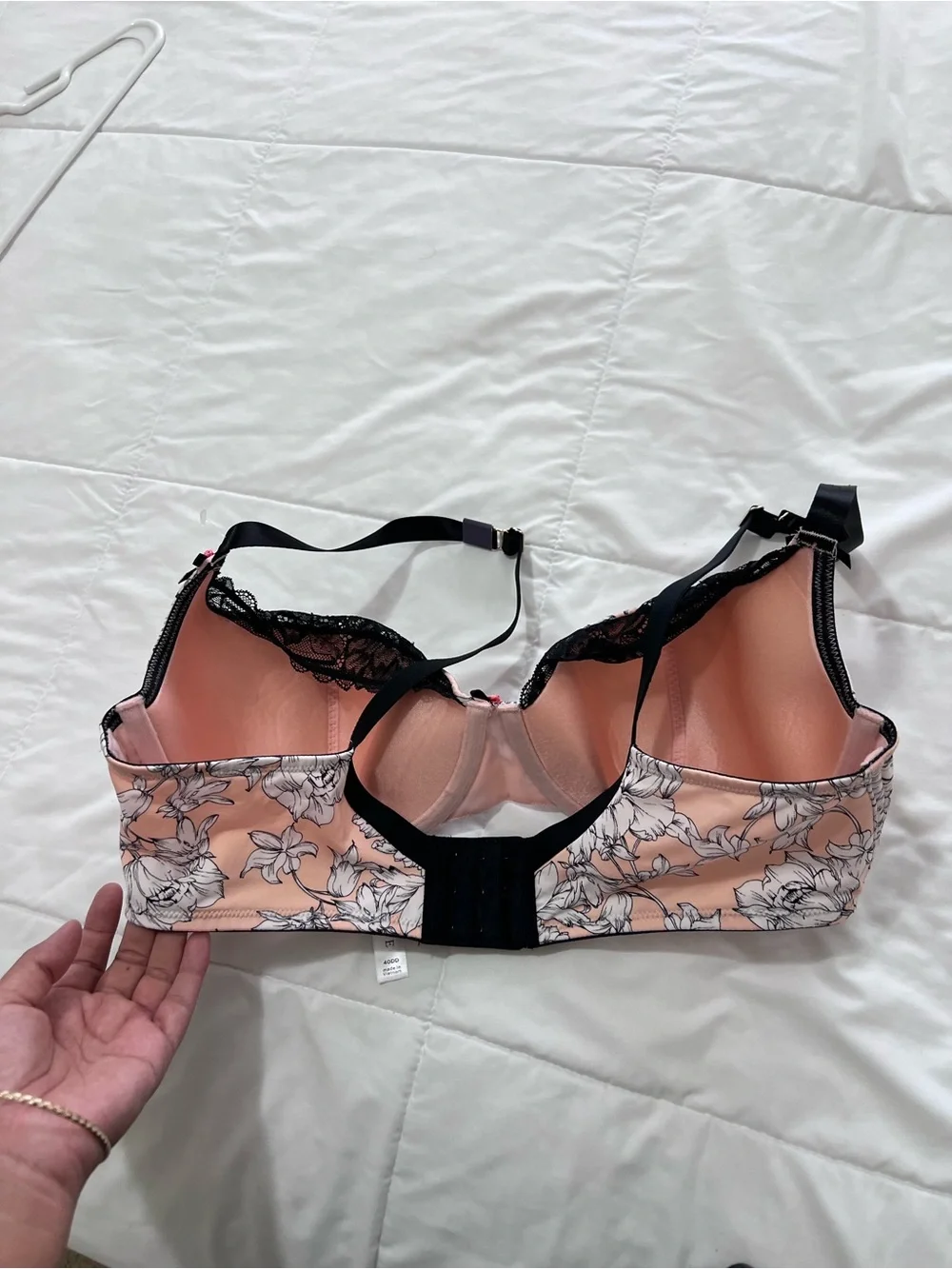 CaciqueLightly Lined French Balconette White Floral lace bra size 40DD